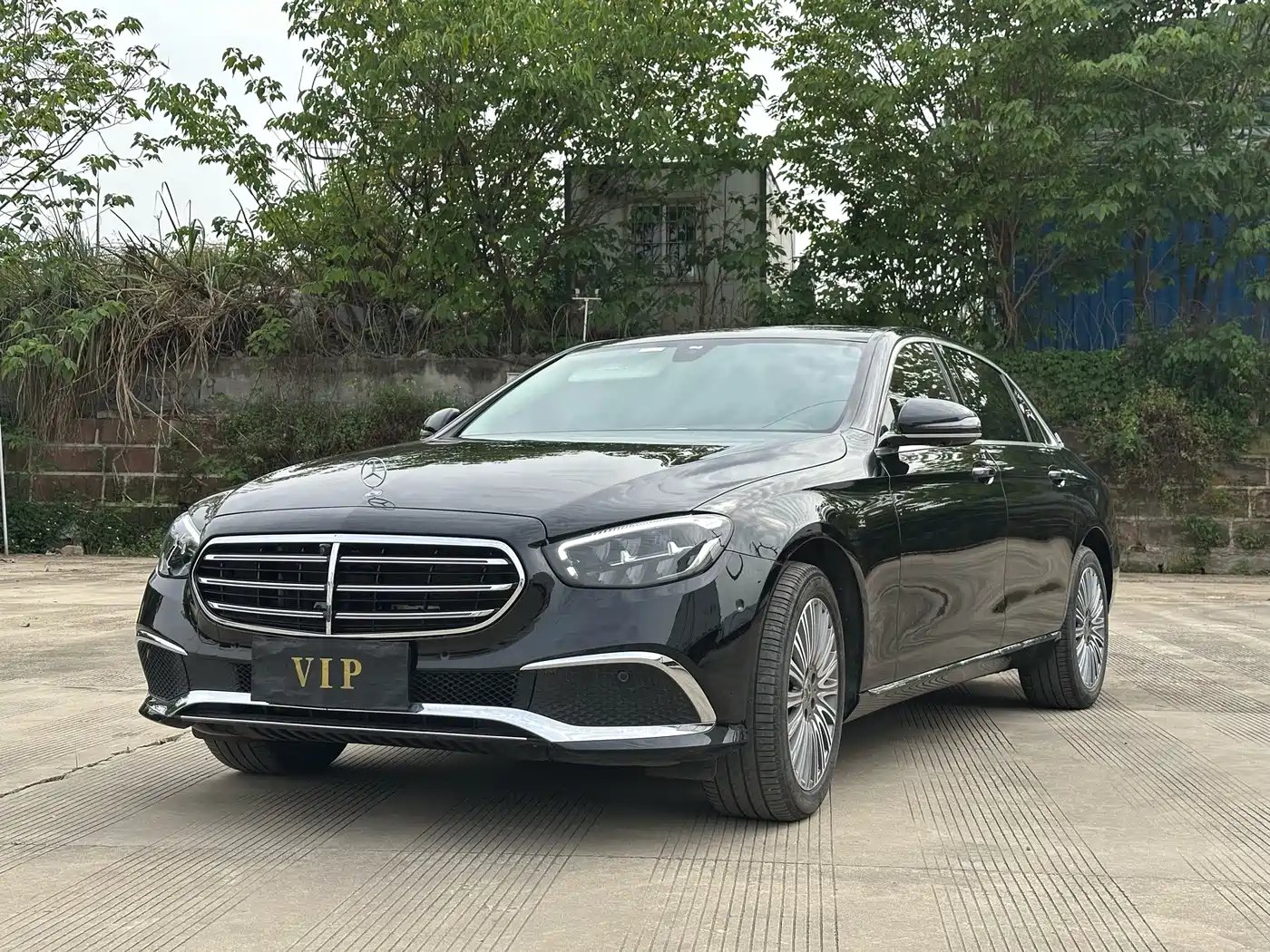 Mercedes-Benz E-Class 2023 E 300 L Fashion