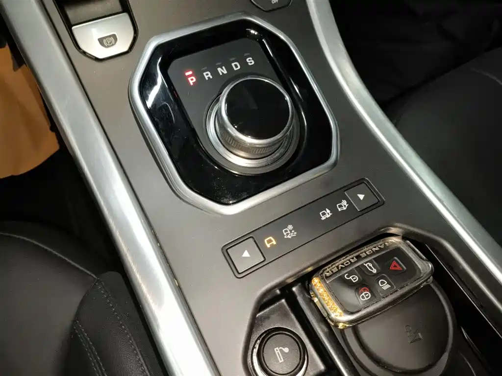 Land Rover Range Rover Evoque 2017 2.0T SE Smart Shine Edition фото 10