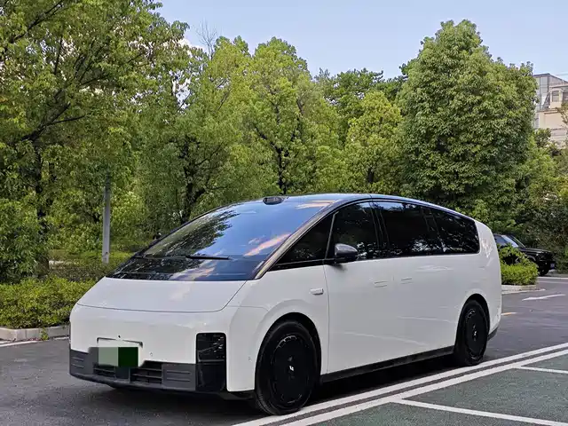  Li Auto Li Auto MEGA 2025 Ultra Smart Renewal Edition