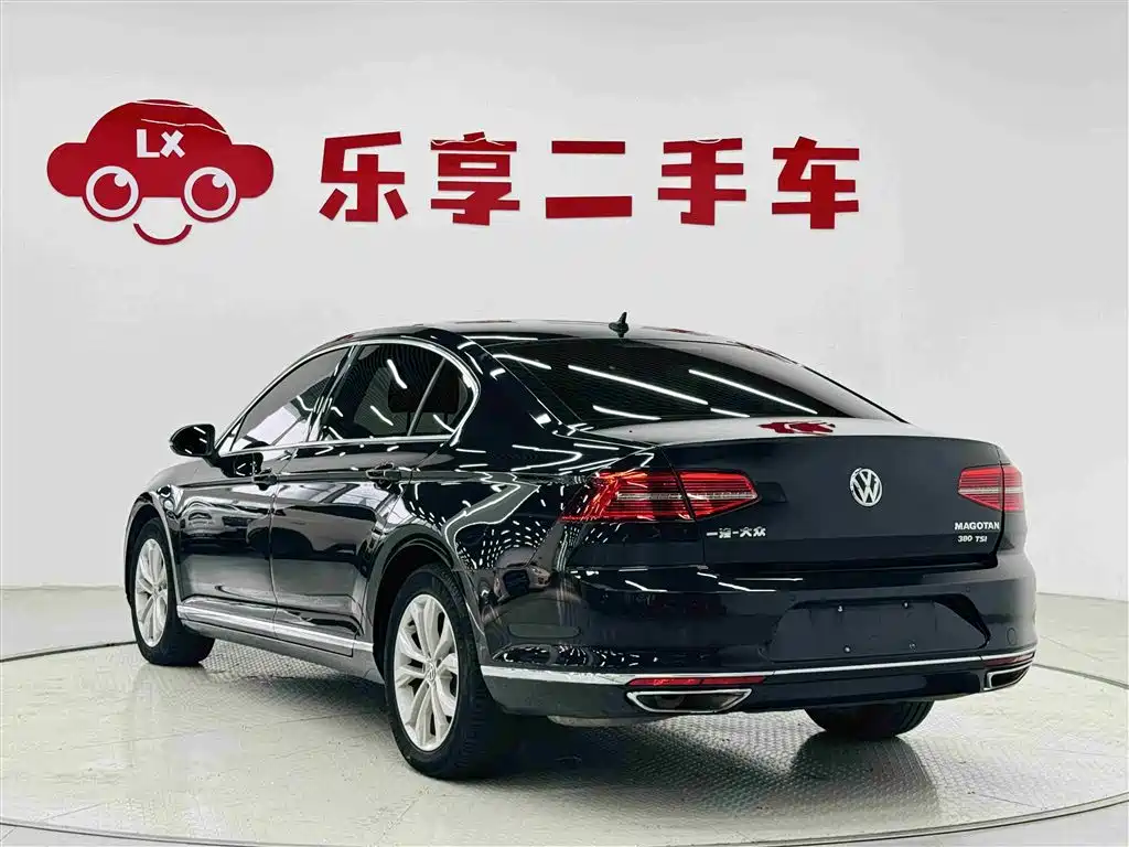 Volkswagen Magotan 2017 380TSI DSG Luxury фото 3