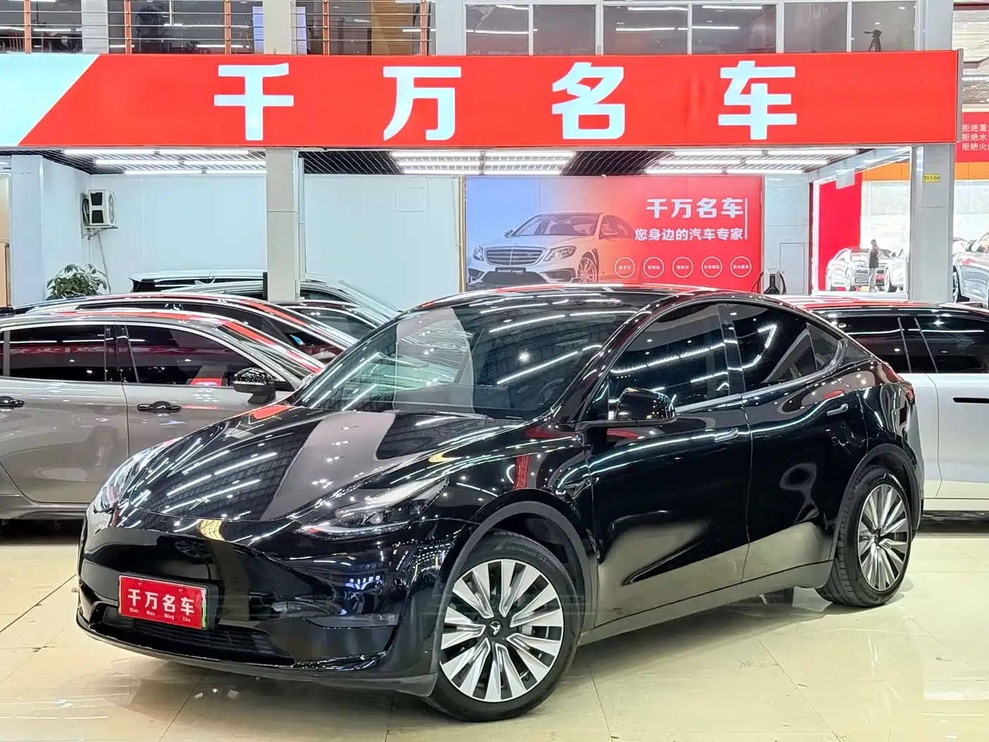 TESLA MODEL Y