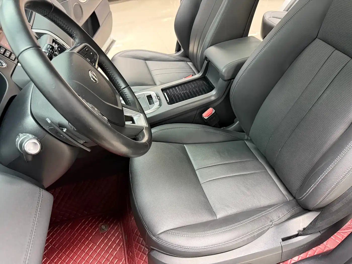 Land Rover Discovery Sport 2018 240PS HSE Edition фото 12
