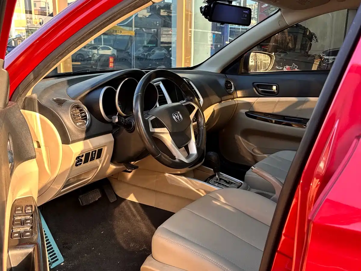 Changan Eado 2014 2012 Model 1.6L Automatic Luxury (China IV)