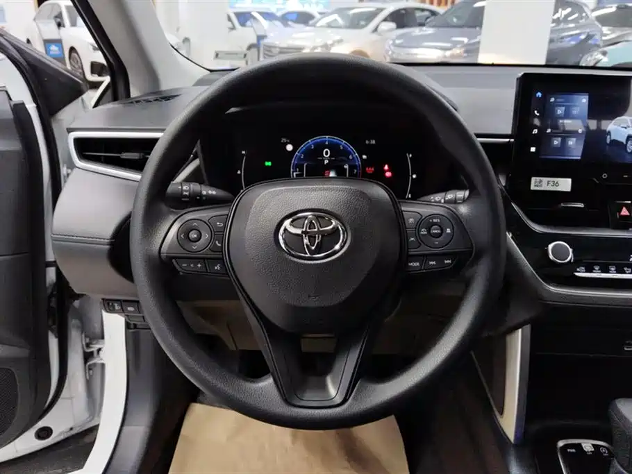 Toyota Corolla Cross 2024 2.0L Elite Edition фото 15