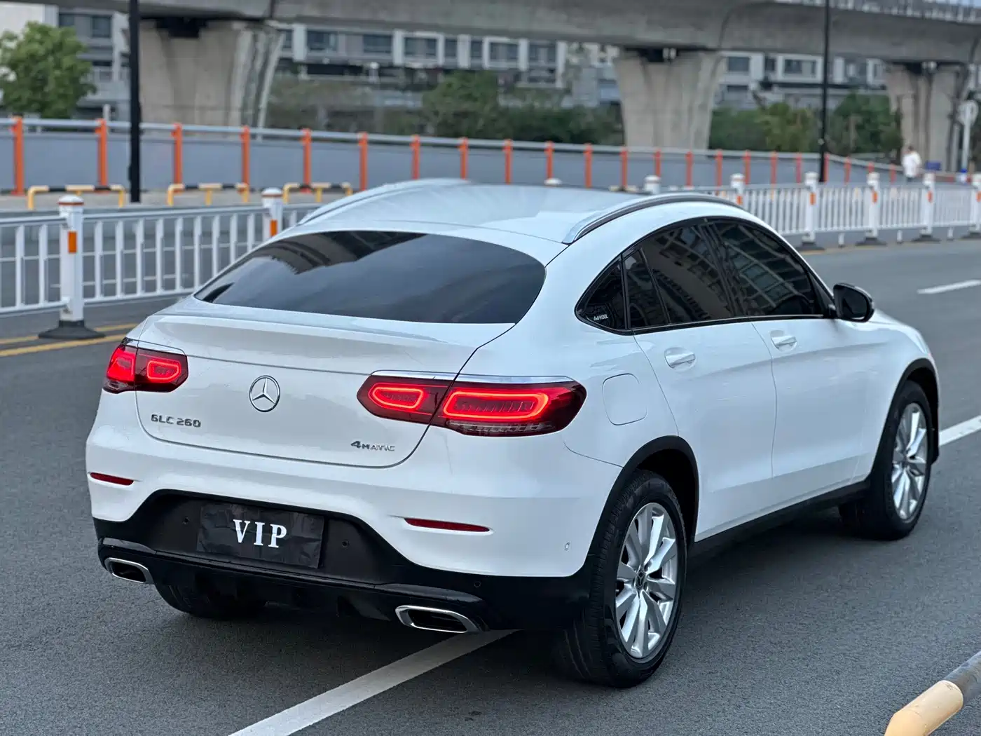 Mercedes-Benz GLC Coupe 2021 GLC 260 4MATIC Coupe SUV фото 14