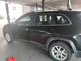 Фото 5 - Jeep Cherokee