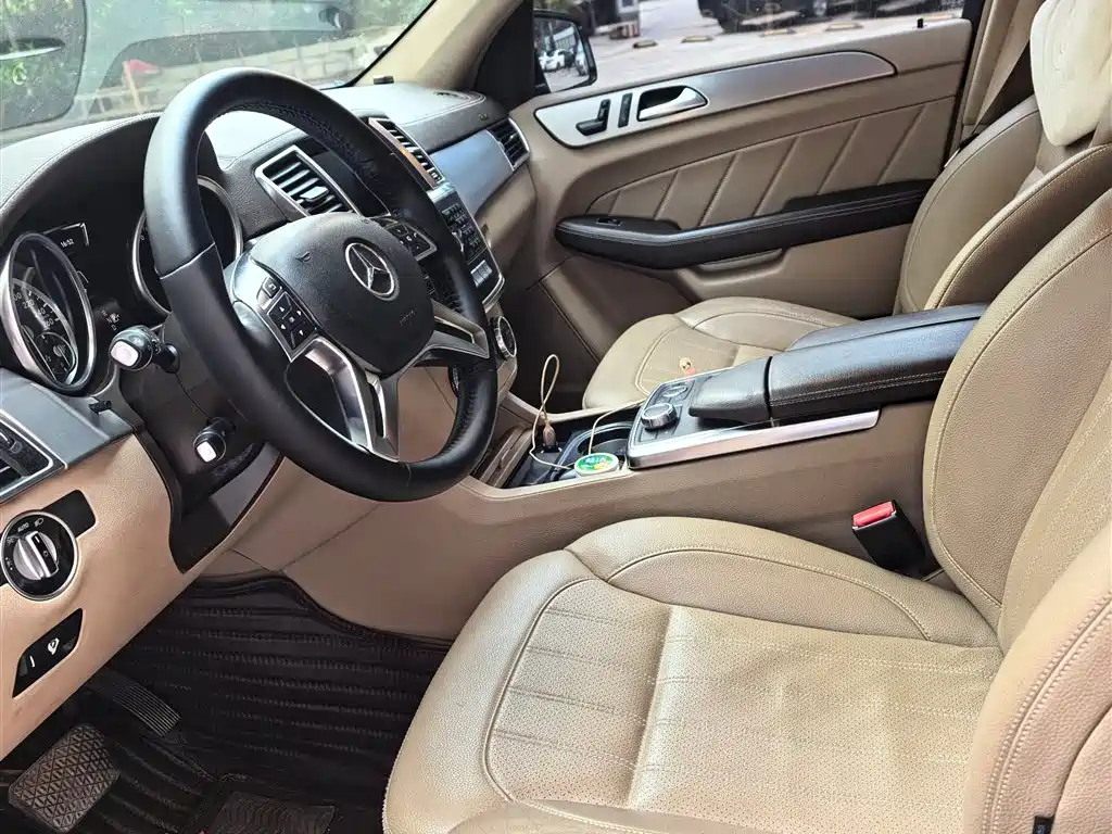 Mercedes-Benz GL-Class 2015 GL 400 4MATIC Sport фото 5