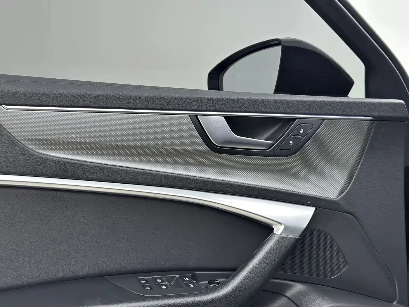 Audi A6L 2021 40 TFSI Luxury Sport фото 3