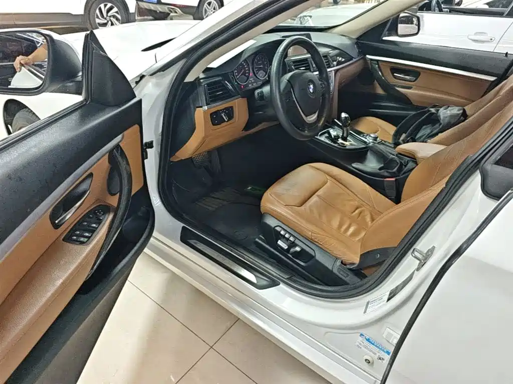 BMW 3 Series GT 2016 320i Design Package фото 16