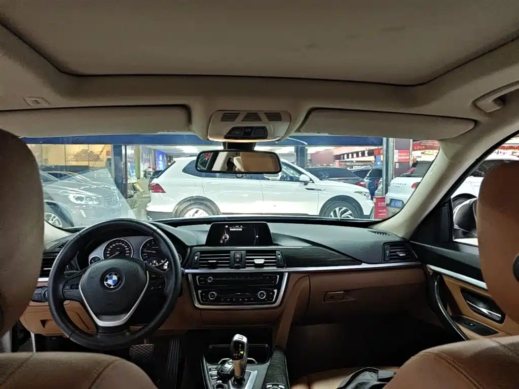 BMW 3 Series GT 2016 320i Design Package фото 18