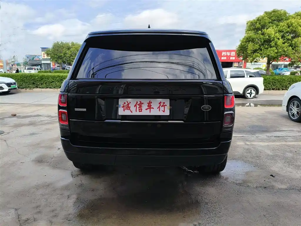 Land Rover Range Rover 2015 3.0 TDV6 Vogue SE Genesis Extended Edition фото 16