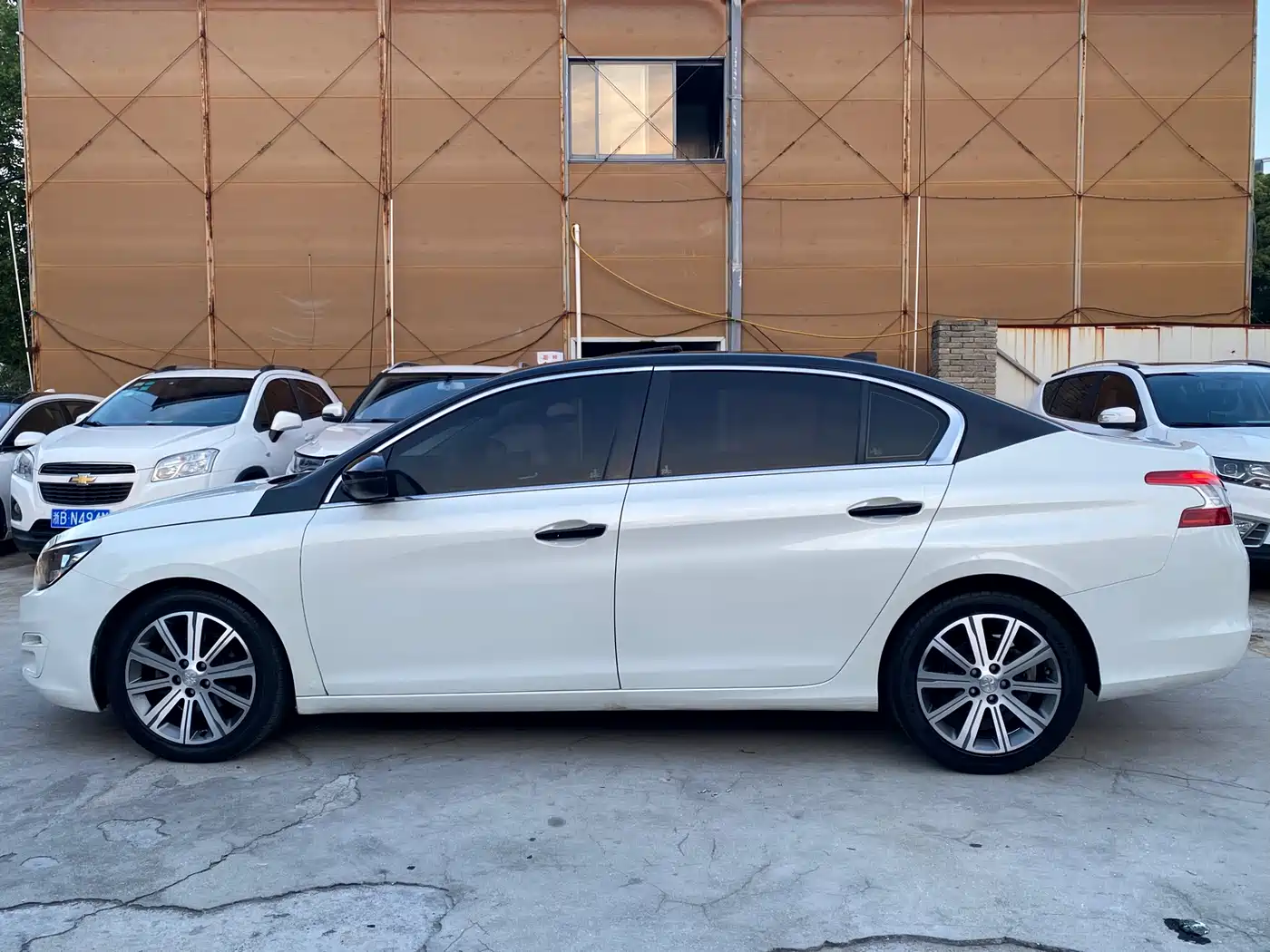 Peugeot 408 2014 1.8L Automatic Luxury Edition фото 12
