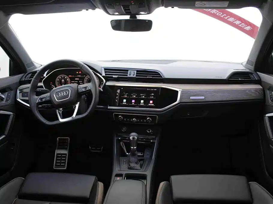 Audi Q3 2024 35 TFSI Fashion Elegance фото 6