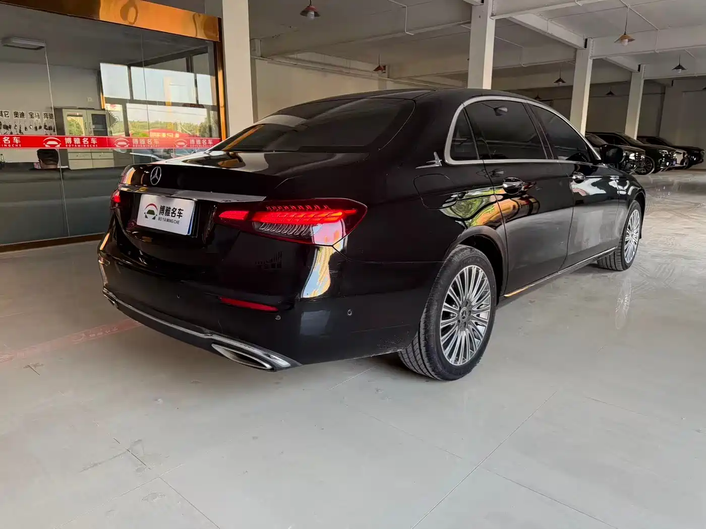 Mercedes-Benz E-Class 2022 E 260 L фото 4