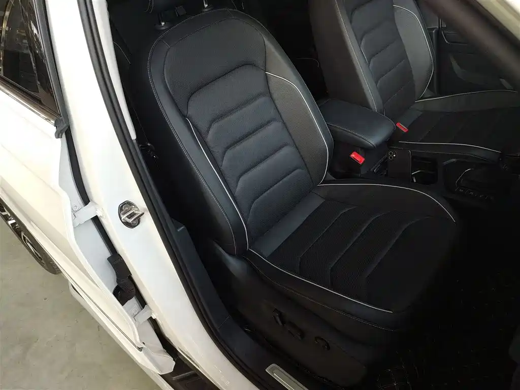 Volkswagen Tiguan L 2020 330TSI Auto 2WD R-Line Flagship China VI фото 25