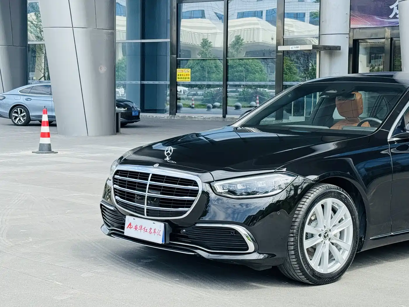 Mercedes-Benz S-Class 2024 S 400 L Business Edition фото 6