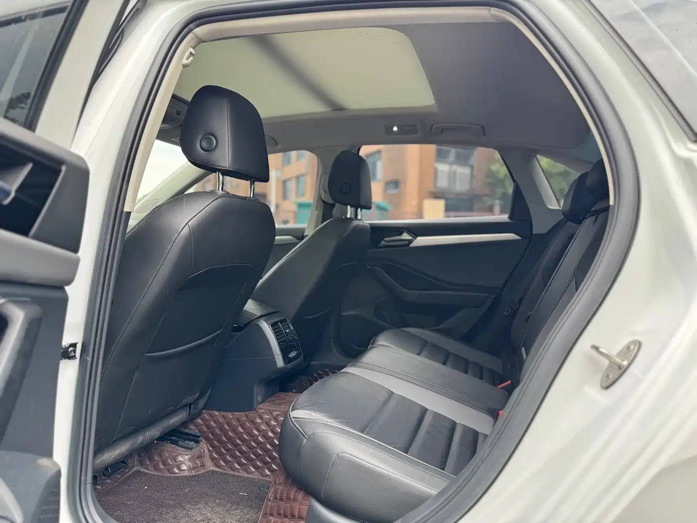 Volkswagen Sagitar 2020 280TSI DSG Luxury Class V фото 7