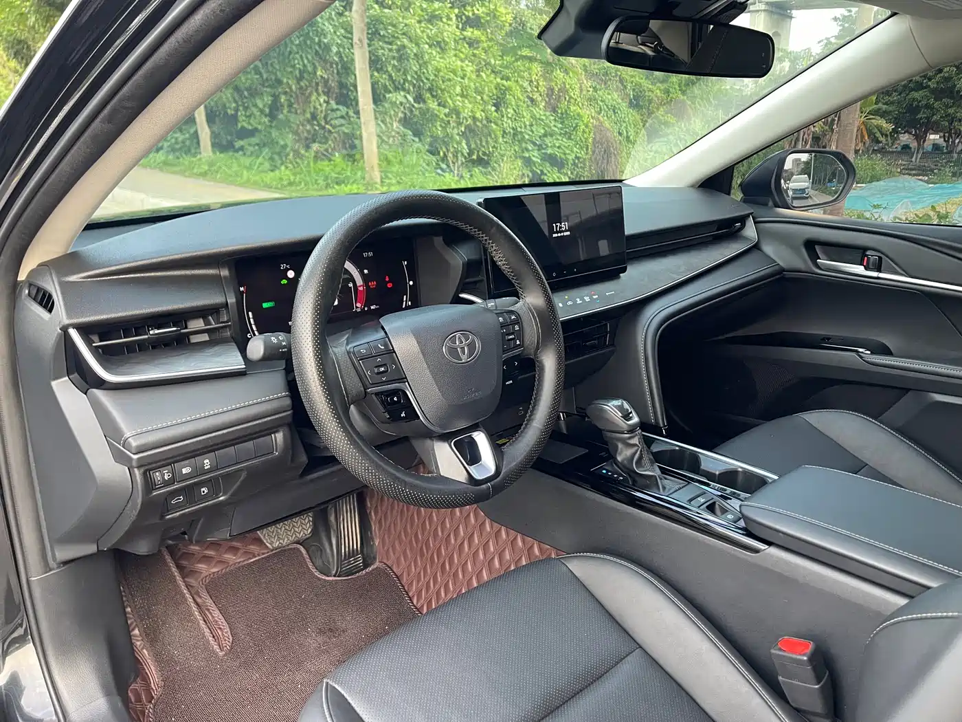 Toyota Camry 2024 Hybrid 2.0HGVP Luxury Edition фото 18
