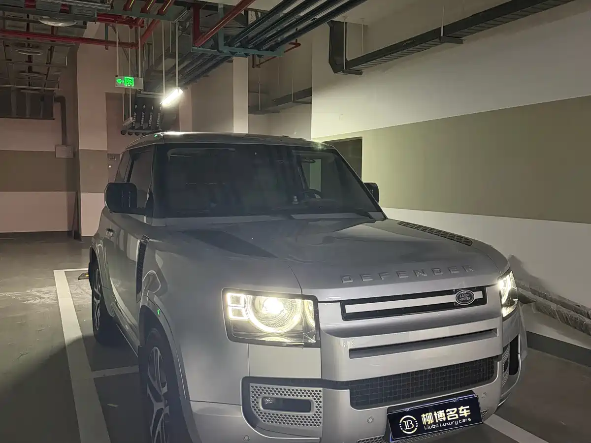 Land Rover Defender 2022 Model 90 3.0T P400 XS