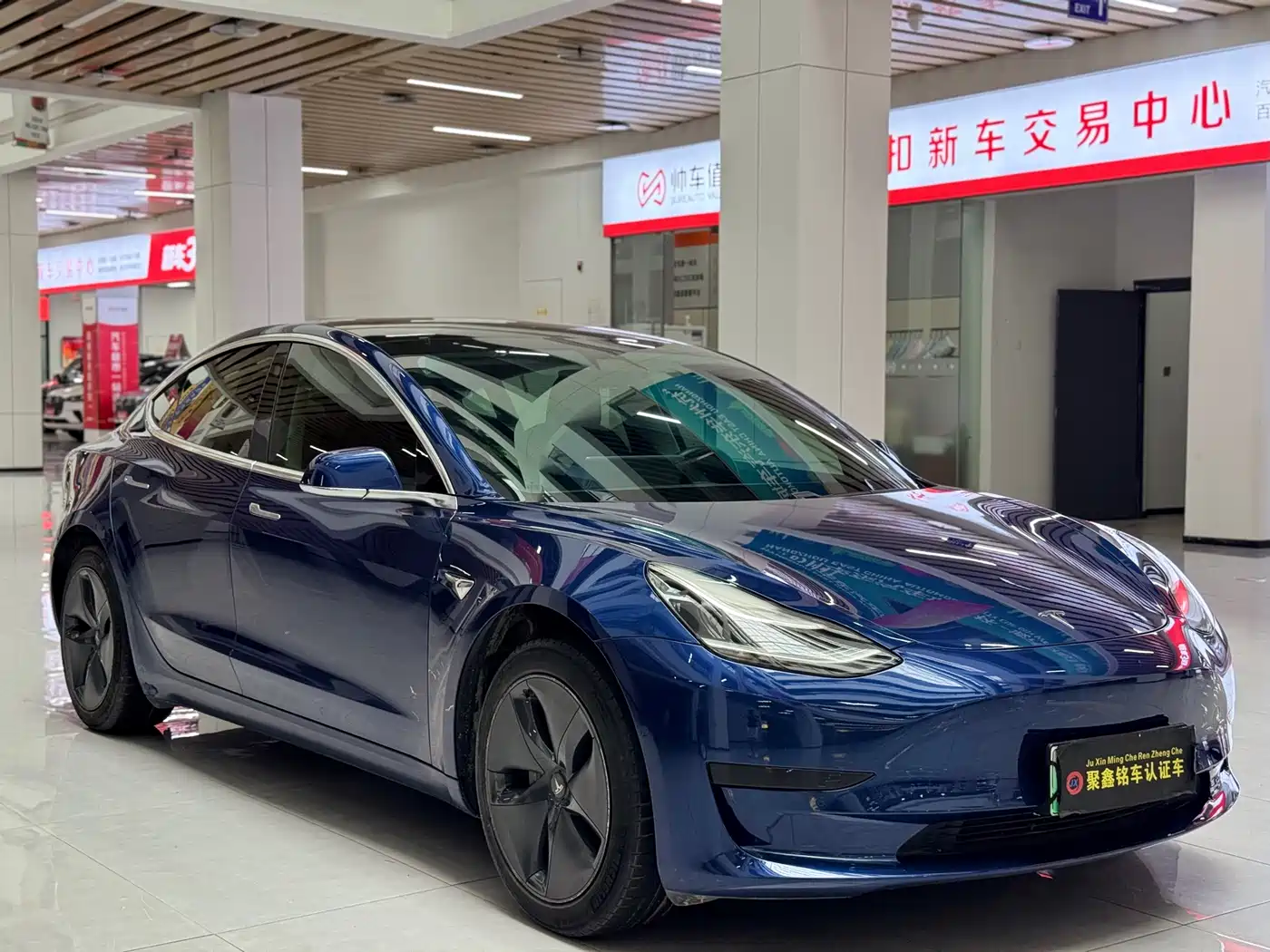 TESLA MODEL 3