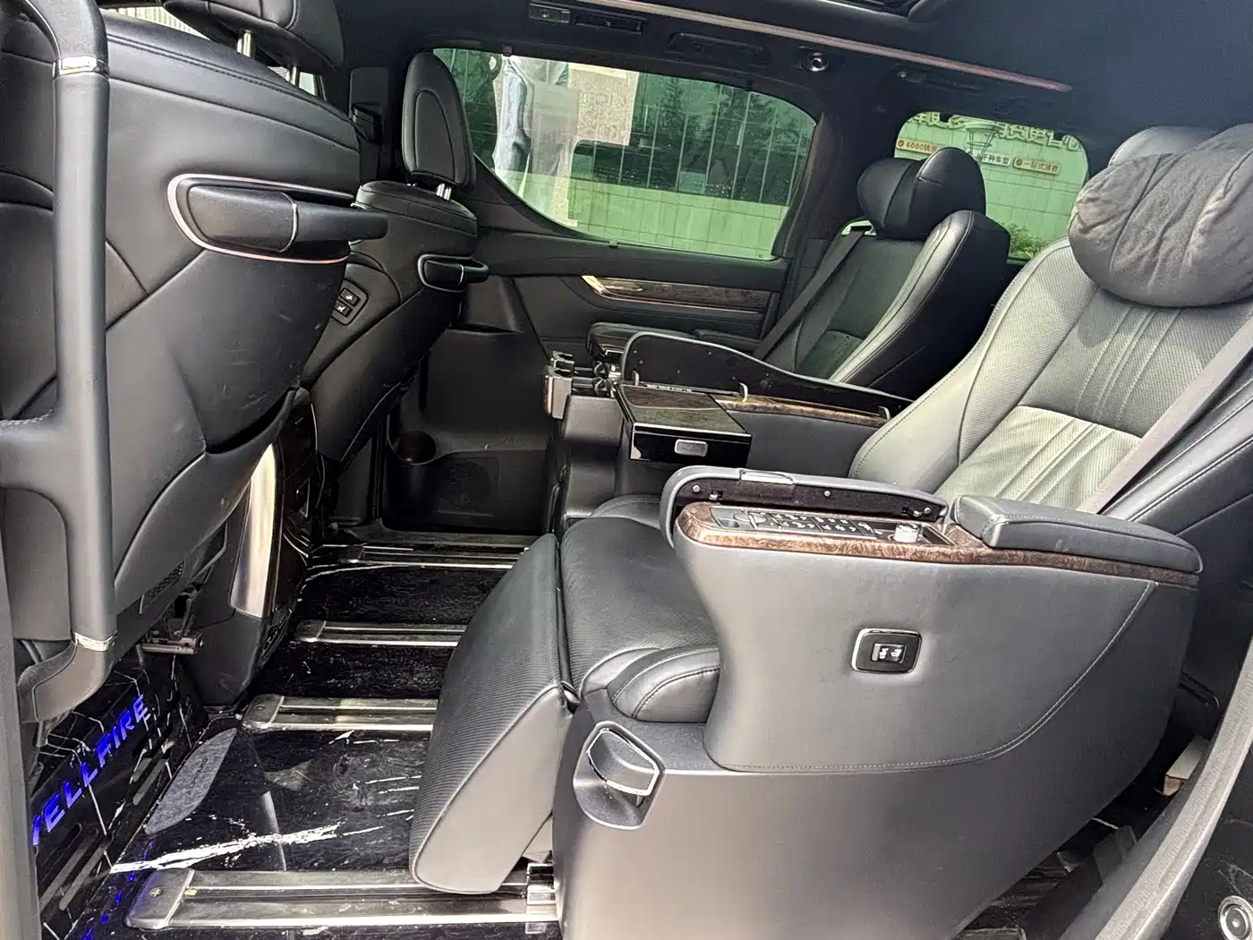 Toyota Alphard 2021 Hybrid 2.5L Premium фото 9