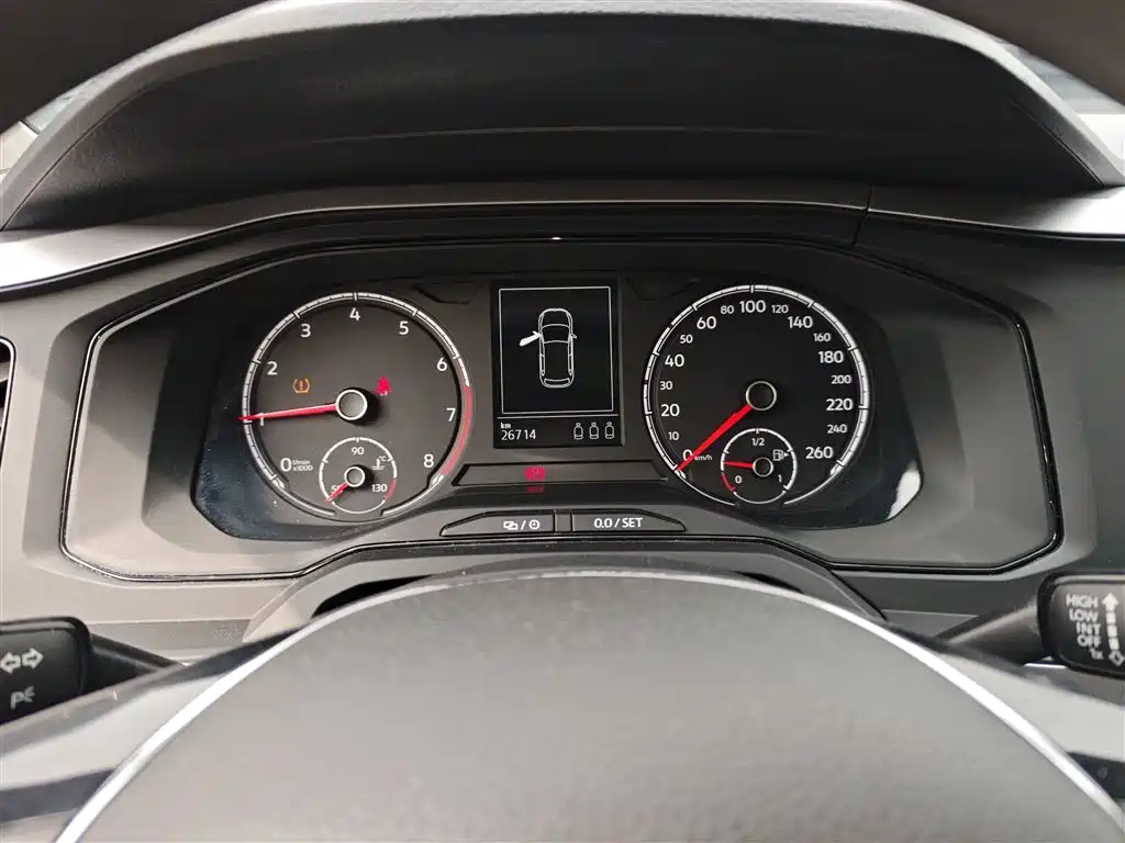 Volkswagen Polo 2019 Plus 1.5L Automatic Panorama Enjoyment Edition фото 8