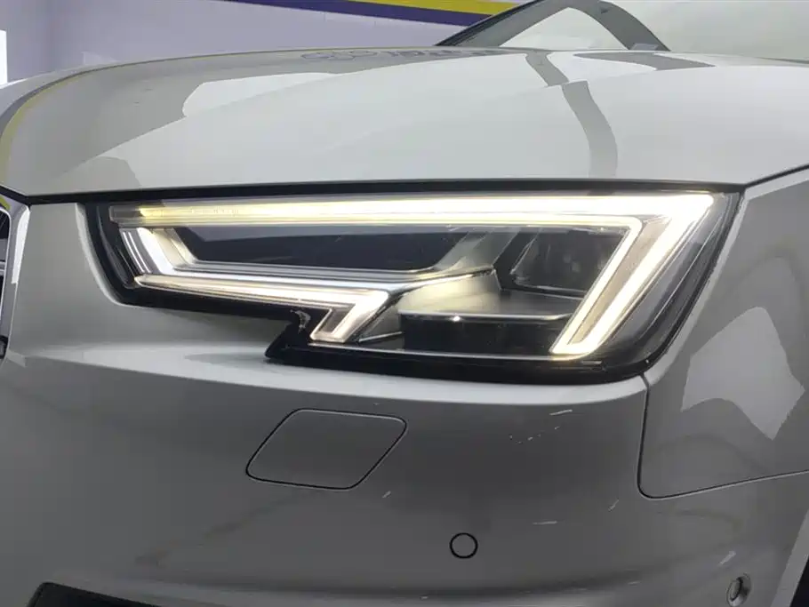 Audi A4L 2018 30th Anniversary 40 TFSI Fashion фото 5