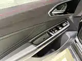 Photo 15 - Jetta VS7
