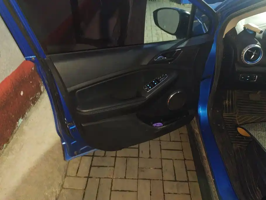 BYD Yuan New Energy 2018 2018 EV360 Smart Connected Cool Edition