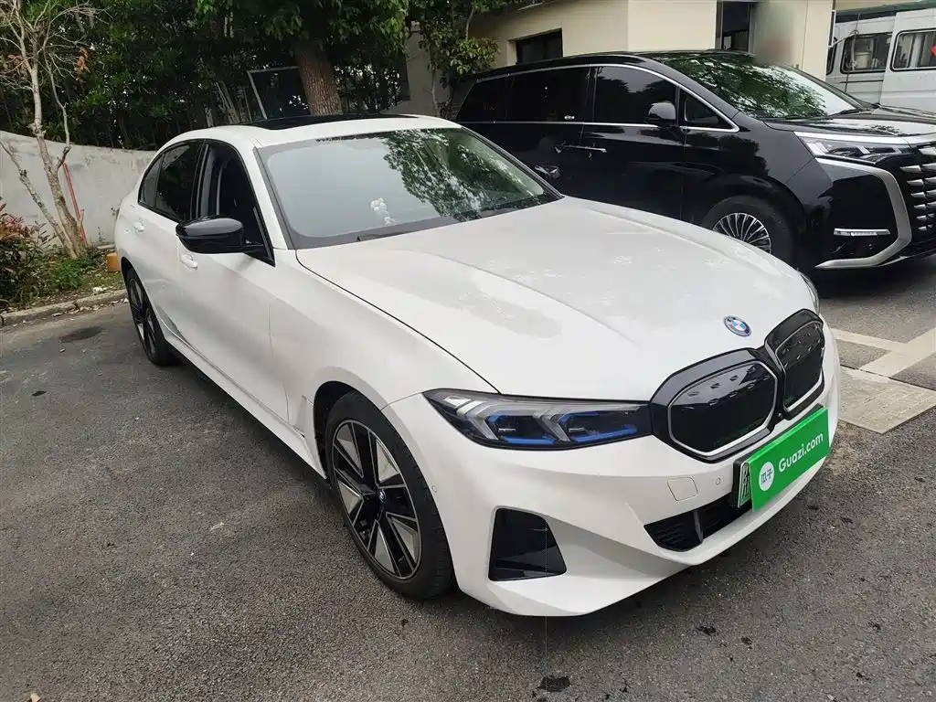 BMW i3 2023 eDrive 40 L Shadow Night Sport Package фото 4
