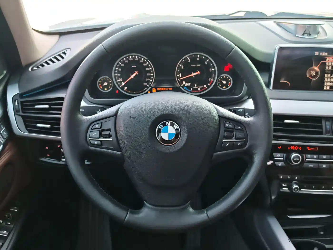 BMW X5 (Import) 2017 xDrive35i Leading Edition фото 23