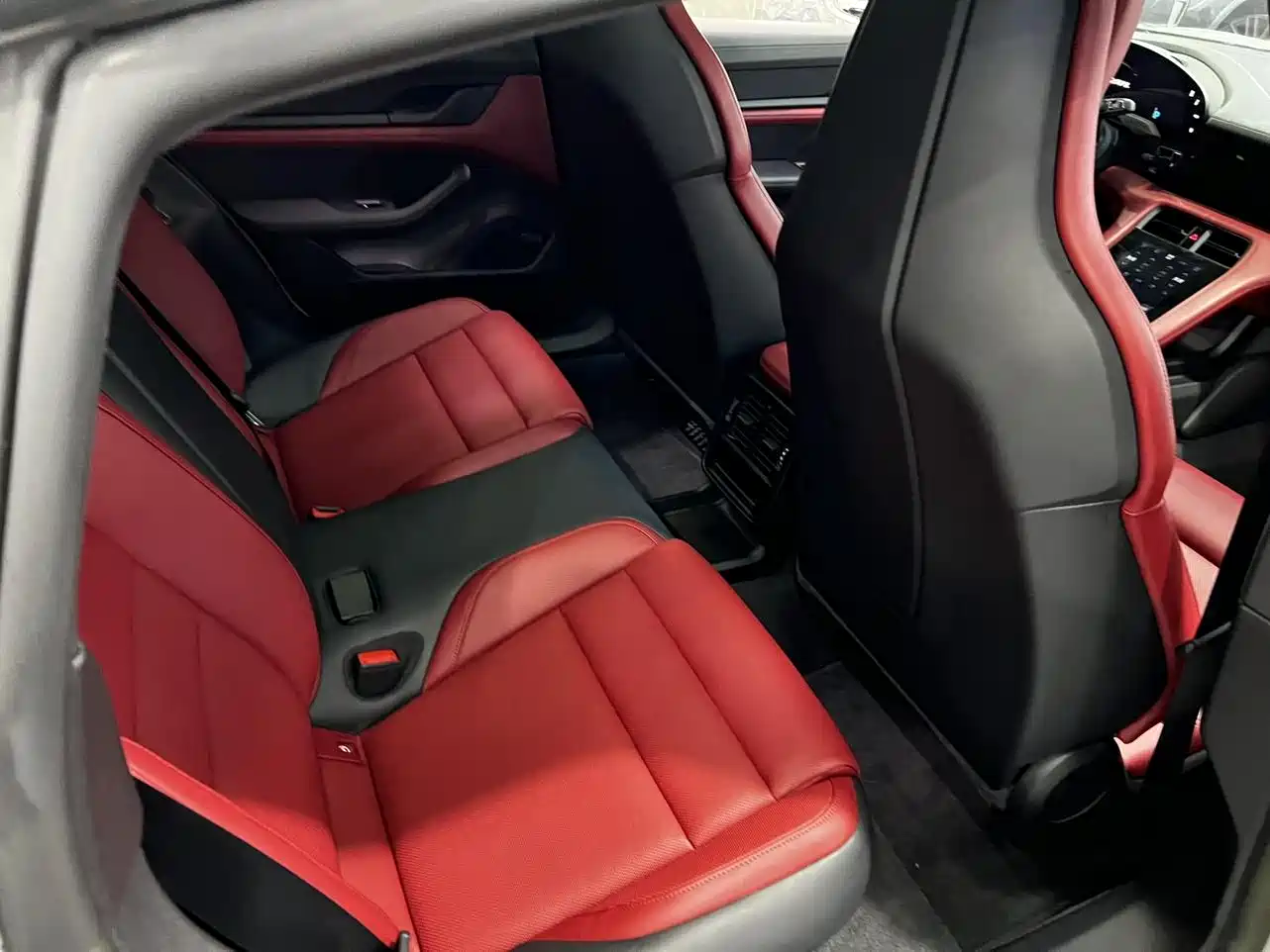 Porsche Taycan 2024 Taycan 4 фото 12