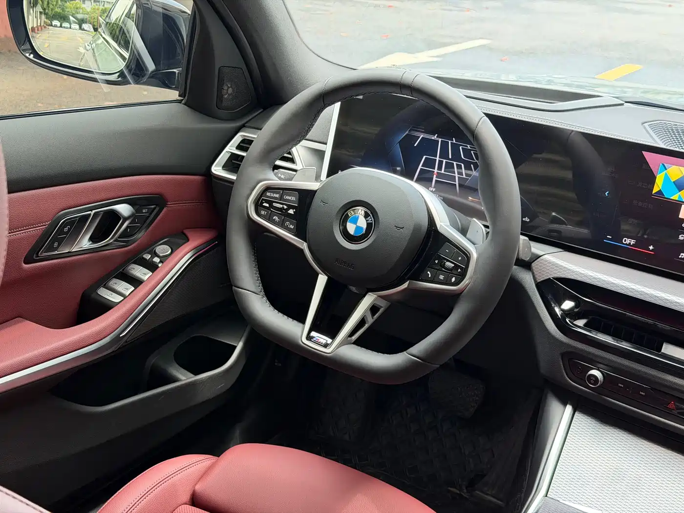 BMW 3 Series 2025 330i M Sport Night Edition фото 8