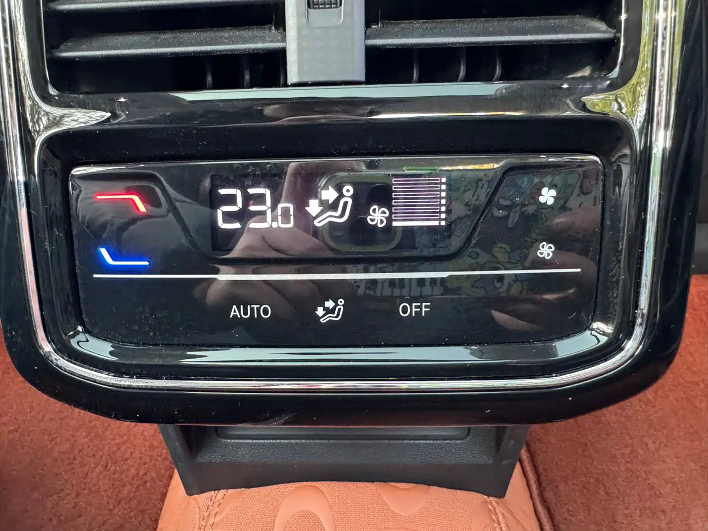 Volkswagen Passat 2023 Facelift 330TSI Luxury Edition фото 19
