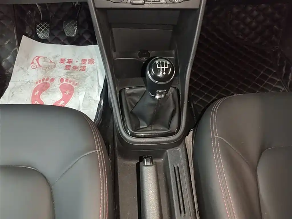 Volkswagen Jetta 2015 Value Edition 1.6L Manual Fashion фото 14