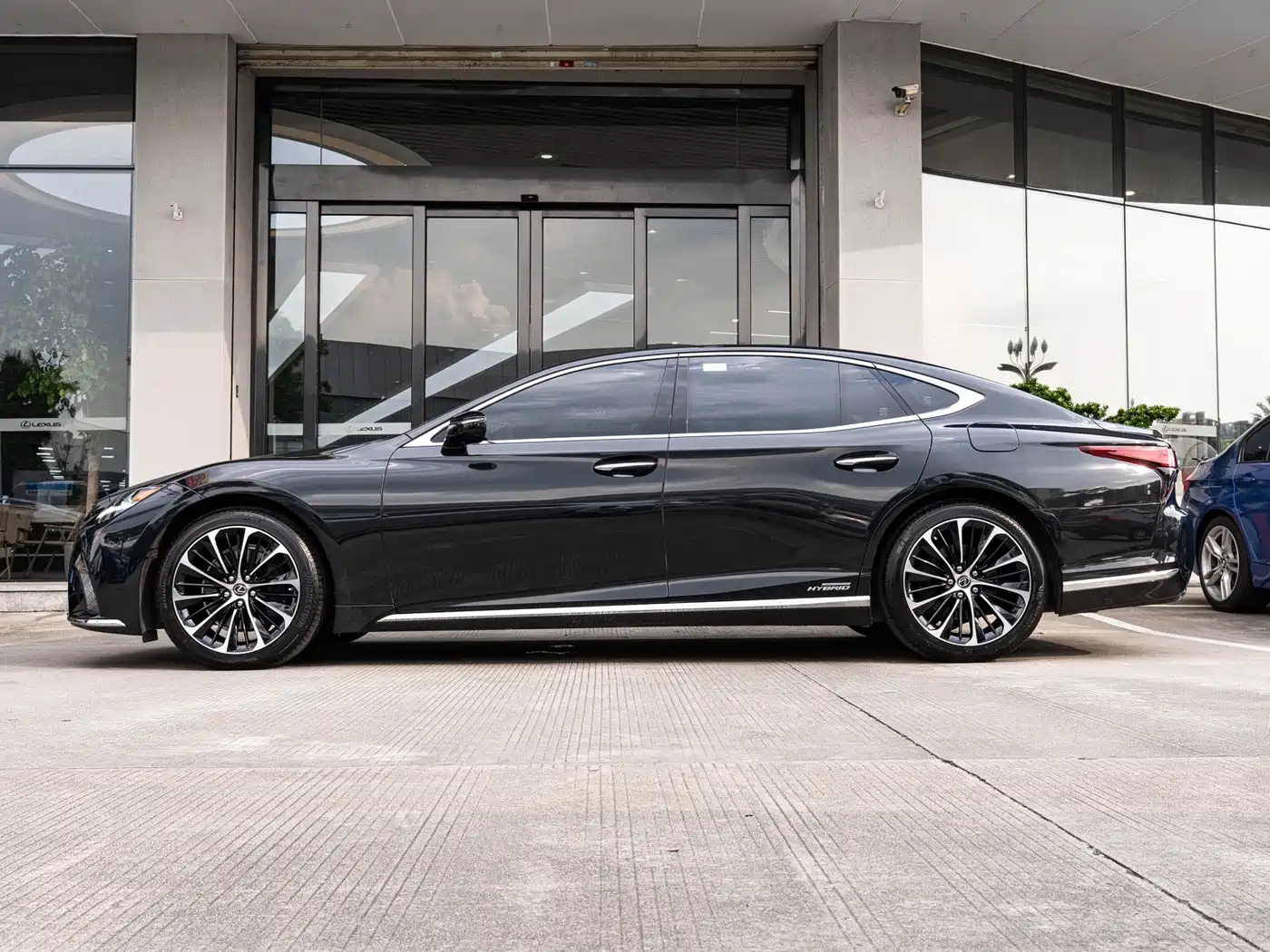 Lexus LS, миниатюра 4