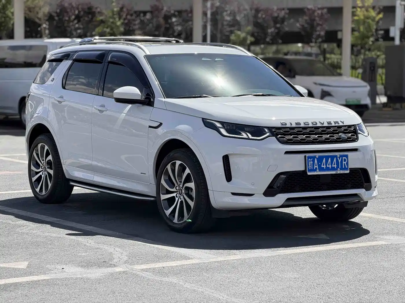 Land Rover Discovery Sport 2022 Model 249PS R-Dynamic S Performance Edition 5-Seater фото 3