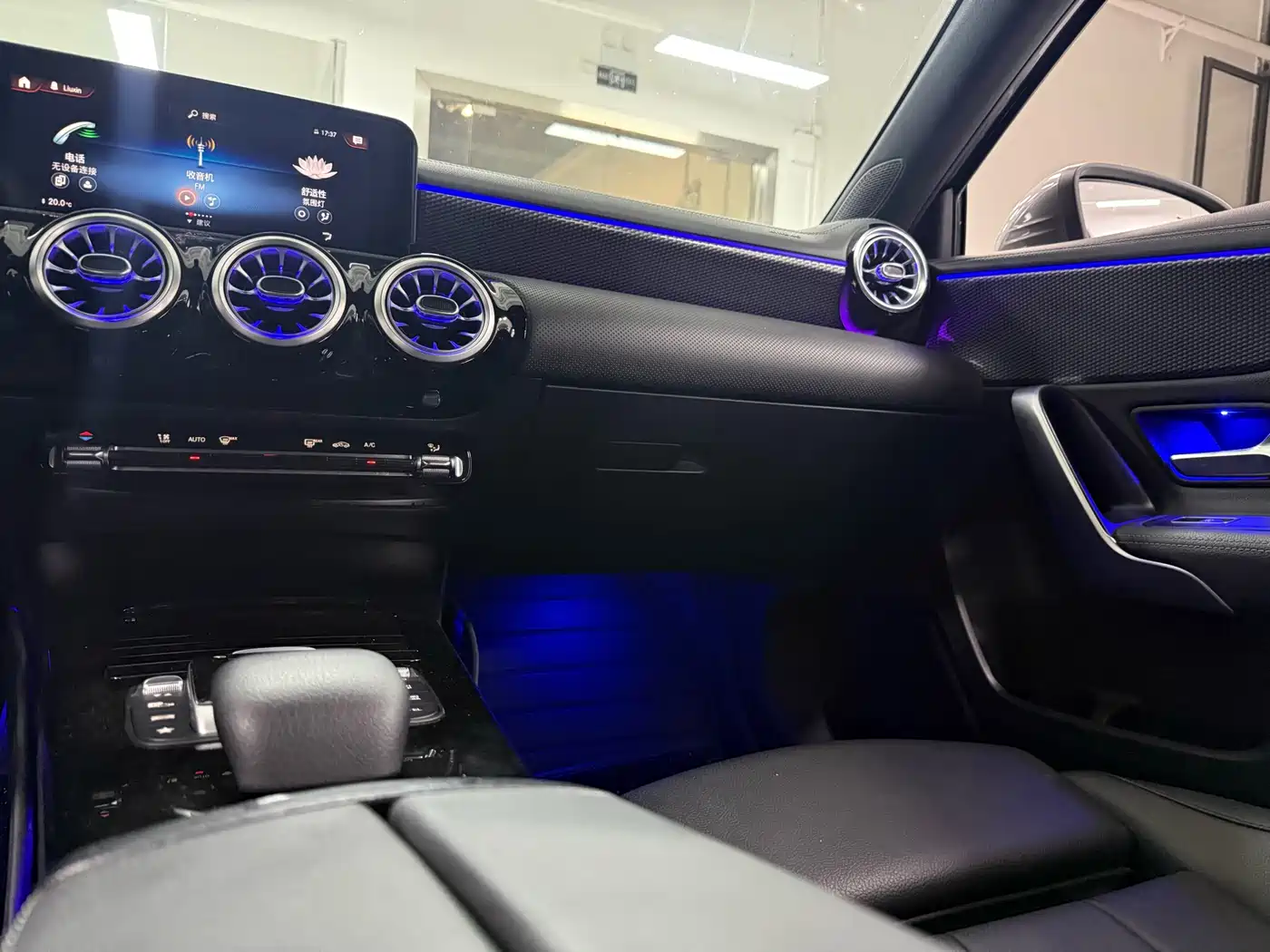 Mercedes-Benz A-Class 2021 A 200 L Sport Sedan Dynamic Type фото 19