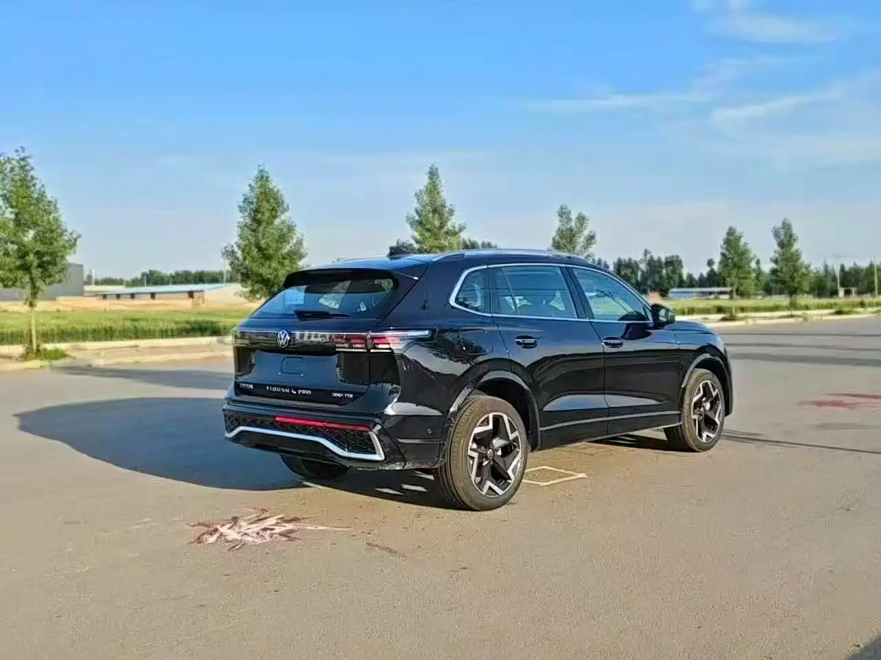 Volkswagen Tiguan L 2025 PRO 380TSI 4WD R-Line Smart Premium Edition фото 8