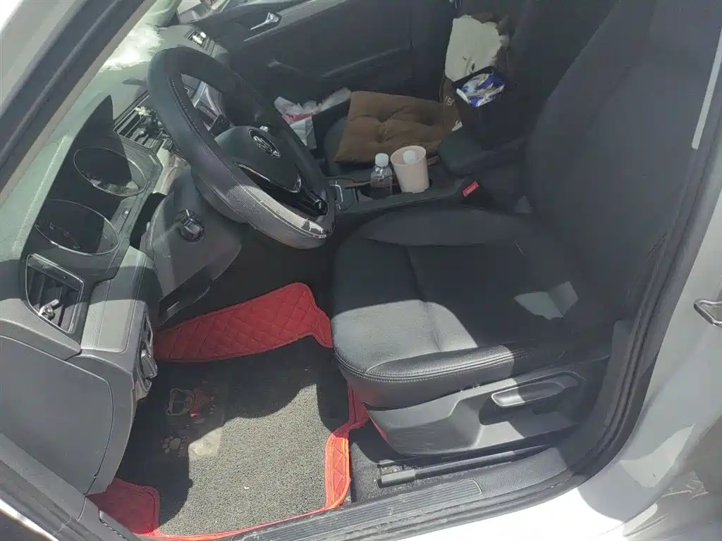 Volkswagen Lamando 2015 230TSI DSG Style фото 8