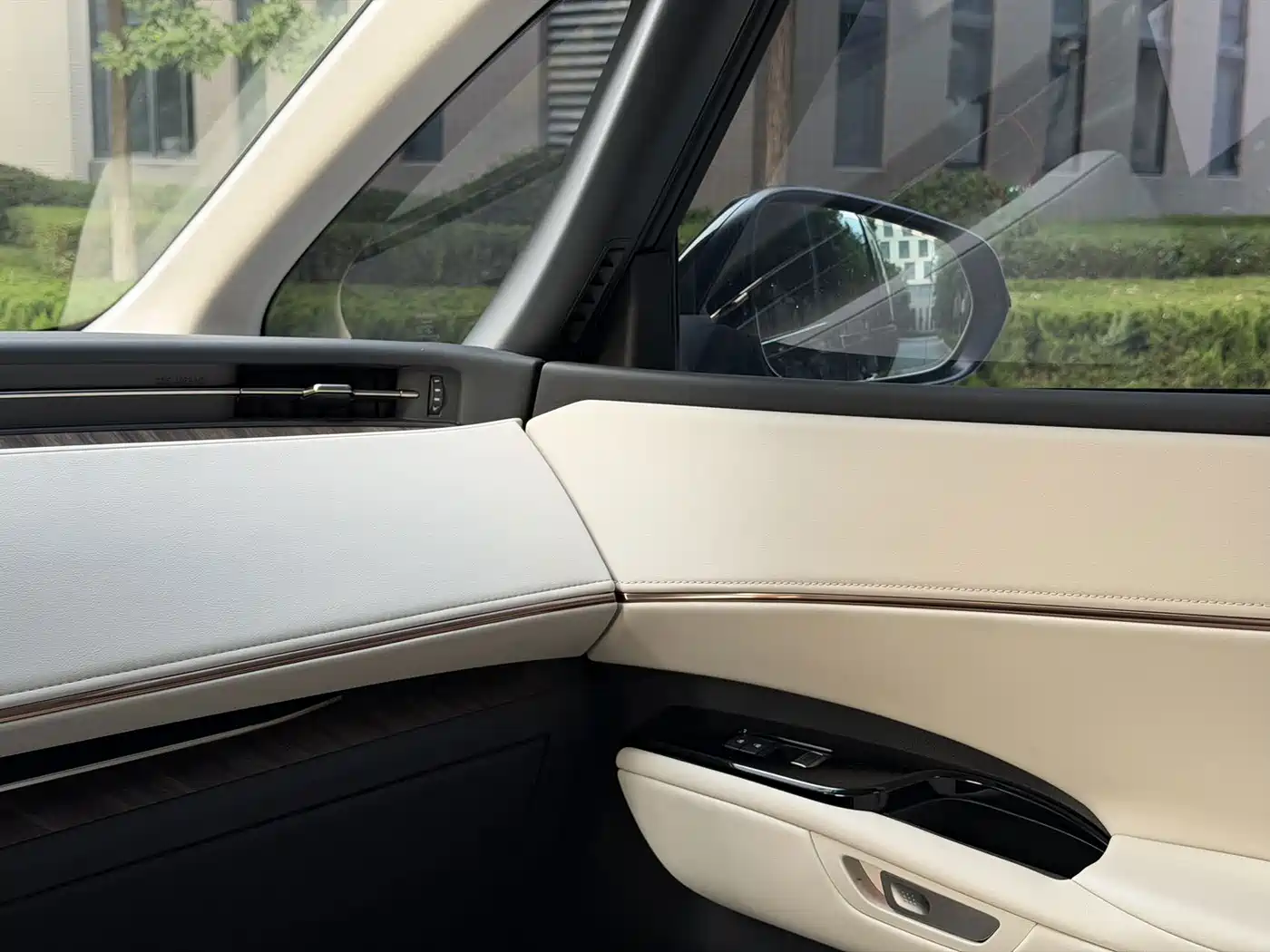 Lexus LM 2024 2023 500h 6-Seater Prestige Edition