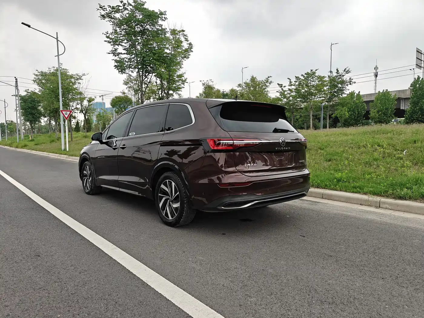 Volkswagen Viloran 2020 330TSI Luxury Edition фото 5