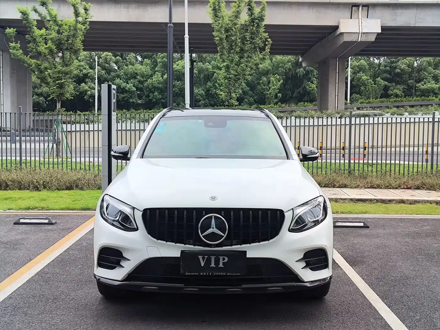 Mercedes-Benz GLC 2017 GLC 260 4MATIC Luxury фото 2