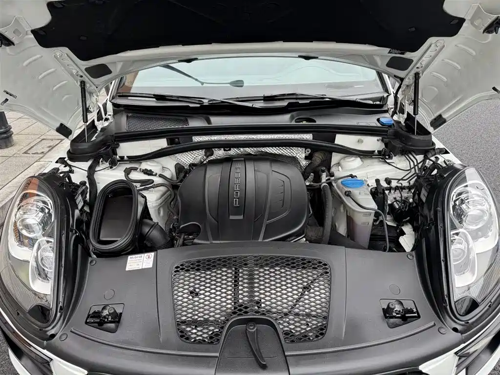 Porsche Macan 2017 Macan 2.0T фото 11