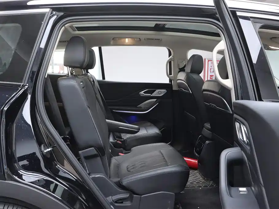 Hongqi HS7 PHEV 2024 2.0T PHEV 4WD Flagship Edition 6-seater фото 15