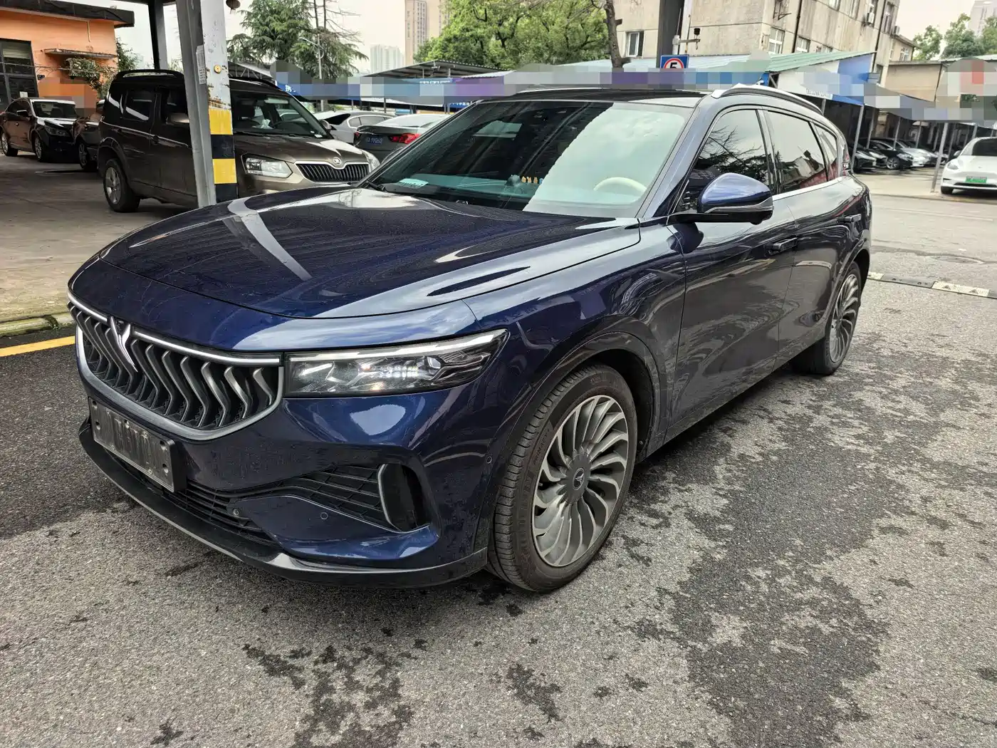 Voyah Auto VOYAH FREE 2023 4WD Extended Range Edition фото 3