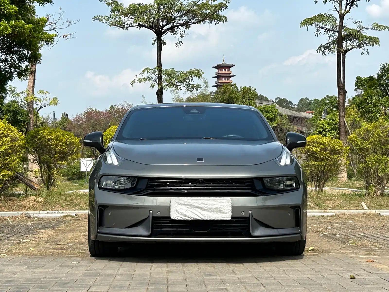 Фото 2 - Lynk & Co 03