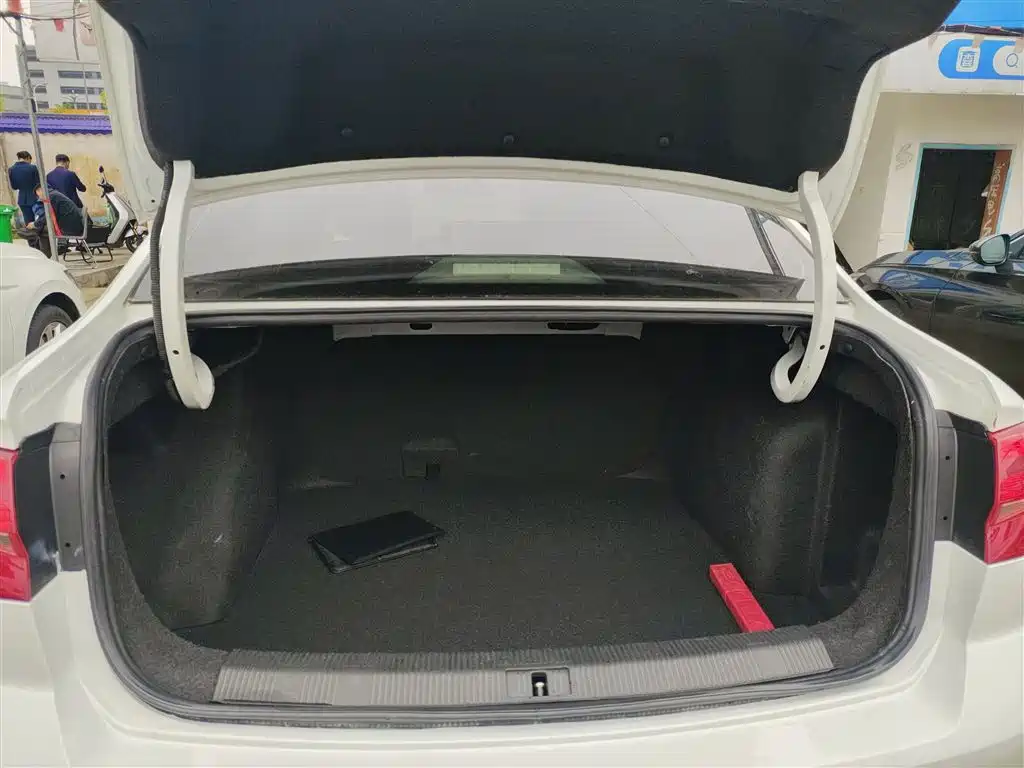 Volkswagen Bora 2018 1.5L Automatic Fashion фото 19