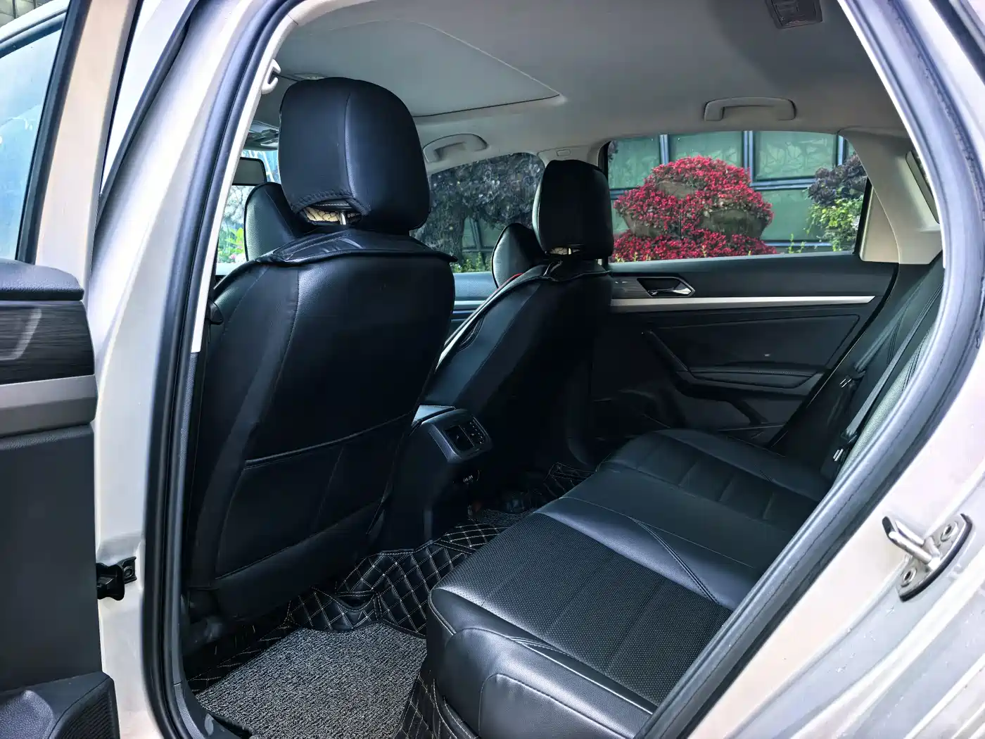 Volkswagen Lavida 2021 1.5L Auto Comfort Edition фото 6