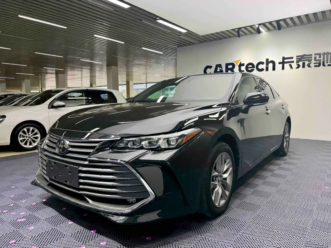 Toyota Avalon 2022 2.0L Luxury Edition фото 3